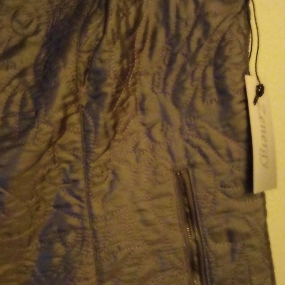 Vest - Picture 3 of 3